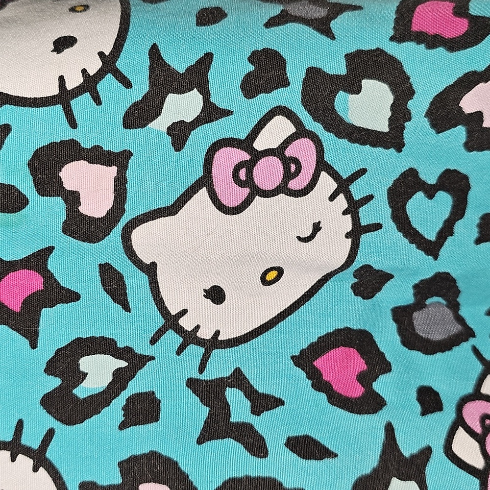 Hello Kitty Scrub Top - Picture 3 of 10